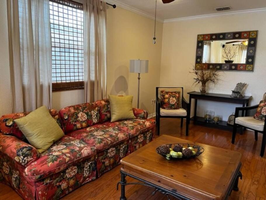 House Close To Downtown, Airport, Raymond James Stadium, And Many More Places Tampa Exterior photo